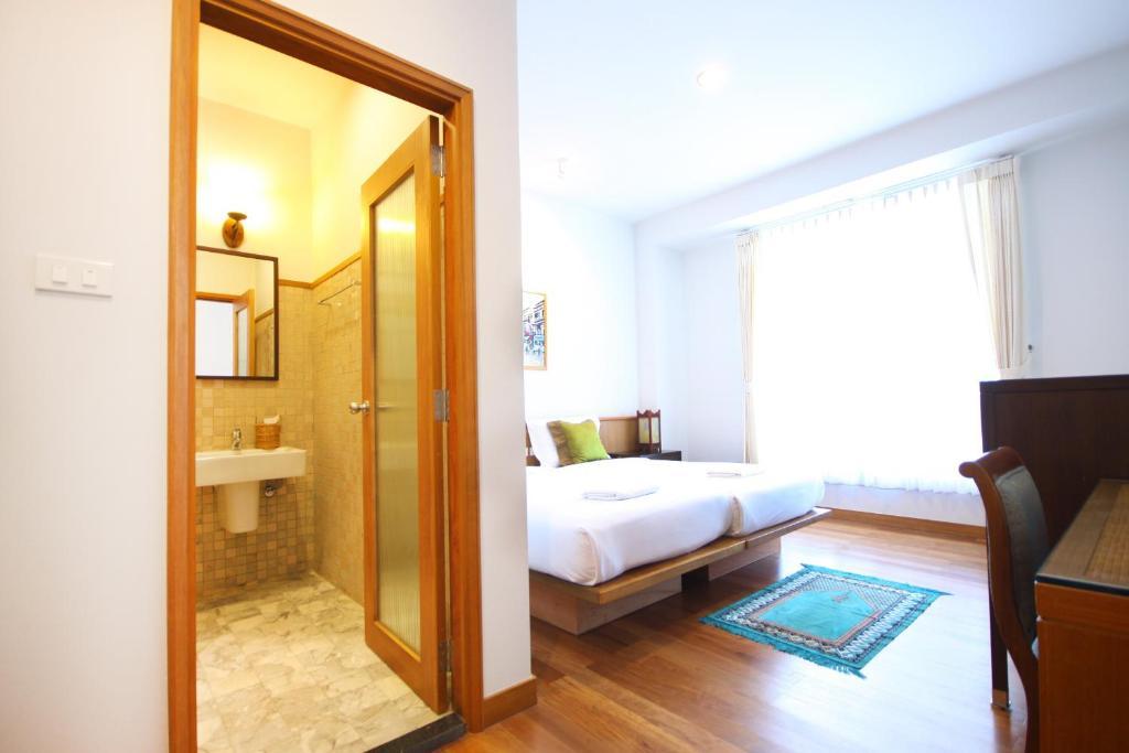 בנגקוק Baan Dinso Hostel@Ratchadamnoen חדר תמונה