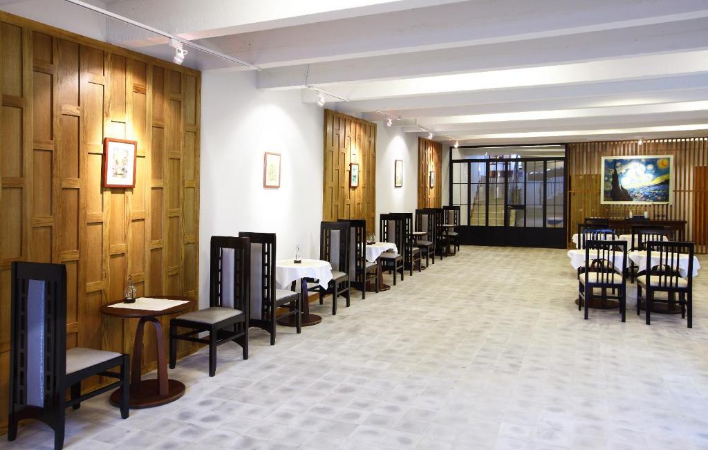 בנגקוק Baan Dinso Hostel@Ratchadamnoen מראה חיצוני תמונה