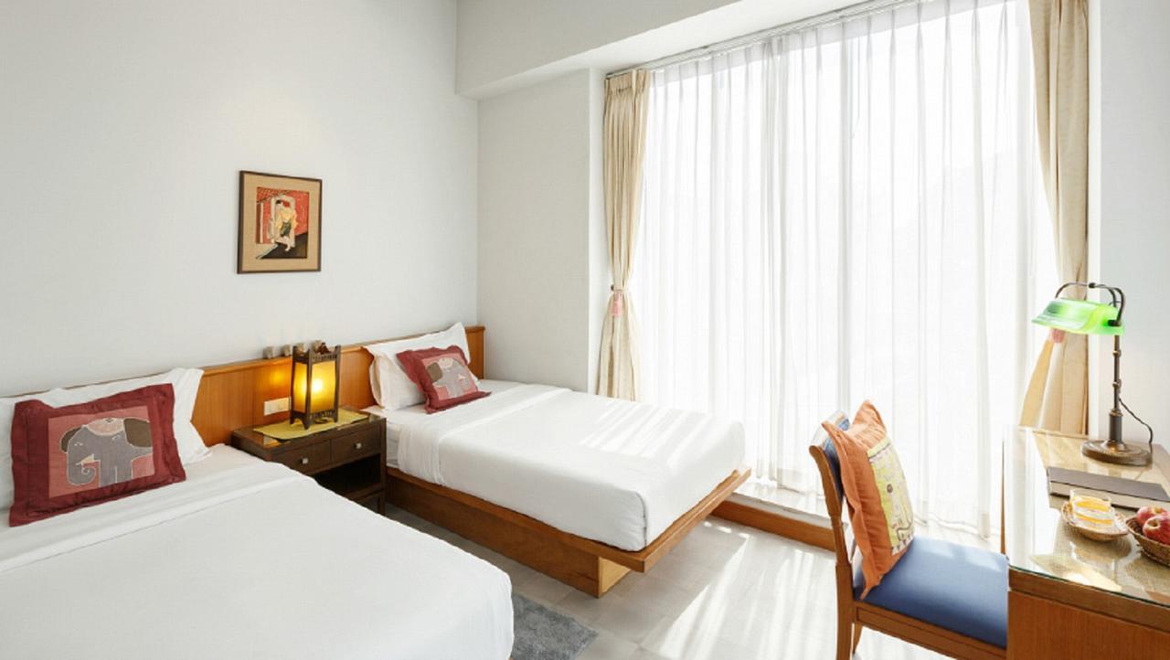 בנגקוק Baan Dinso Hostel@Ratchadamnoen מראה חיצוני תמונה